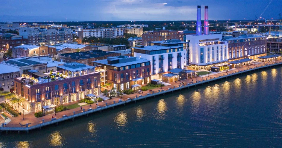 Christmas in Savannah: Holiday Lights, Events & Southern Festivities